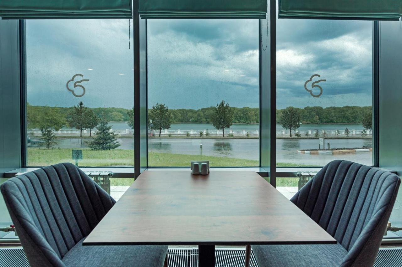 Dedeman Oskemen Tavros Hotel Ust-Kamenogorsk Exterior photo Restaurant