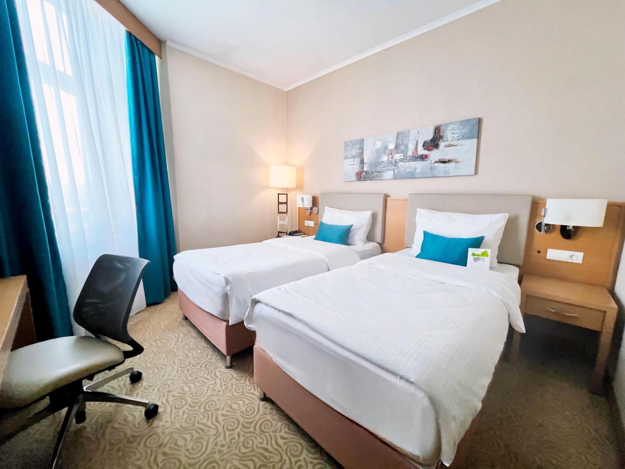 Dedeman Oskemen Tavros Hotel Ust-Kamenogorsk Room photo