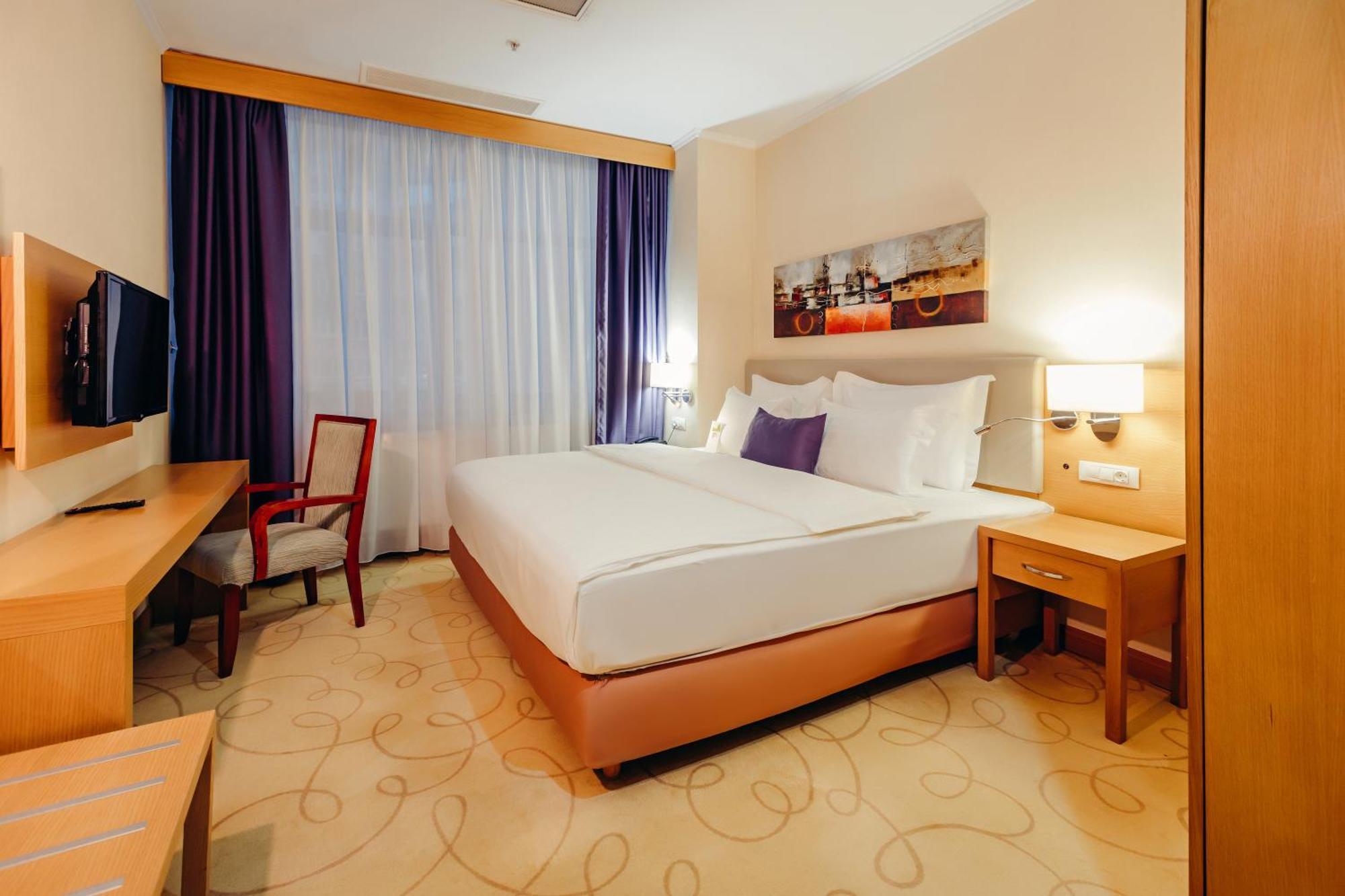 Dedeman Oskemen Tavros Hotel Ust-Kamenogorsk Exterior photo