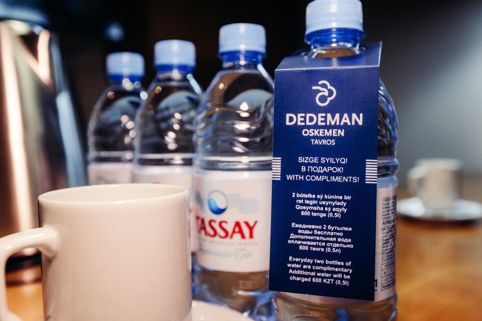 Dedeman Oskemen Tavros Hotel Ust-Kamenogorsk Exterior photo Dedeman bottled water
