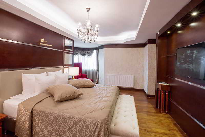Dedeman Oskemen Tavros Hotel Ust-Kamenogorsk Exterior photo Suite